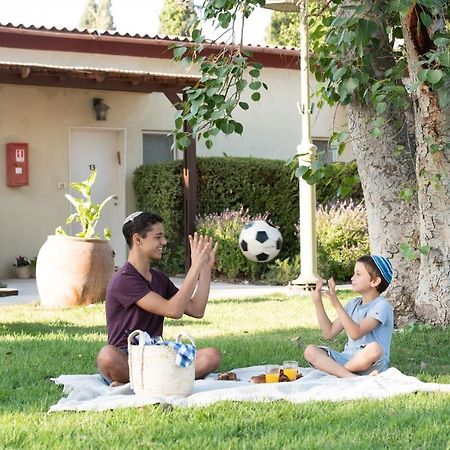 Kibbutz Tiratzvi - Country Lodging Tirat Zevi Εξωτερικό φωτογραφία