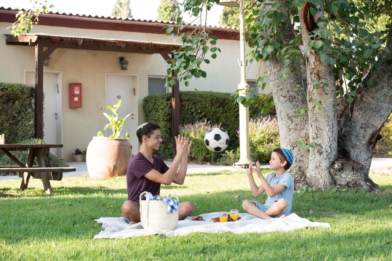 Kibbutz Tiratzvi - Country Lodging Tirat Zevi Εξωτερικό φωτογραφία