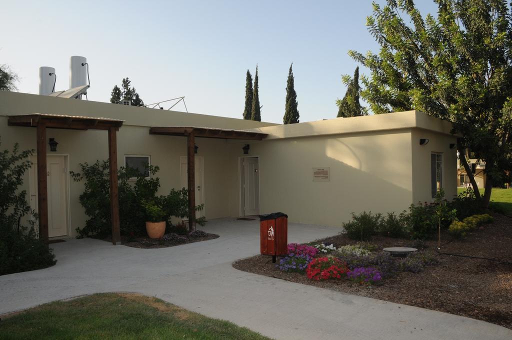 Kibbutz Tiratzvi - Country Lodging Tirat Zevi Εξωτερικό φωτογραφία